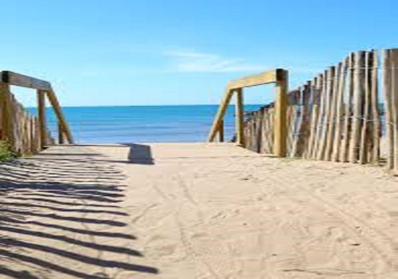 Camping La Carabasse Vias-Plage-T4 Climatise,Tout Confort, Emplacement Calme ! Eksteriør billede